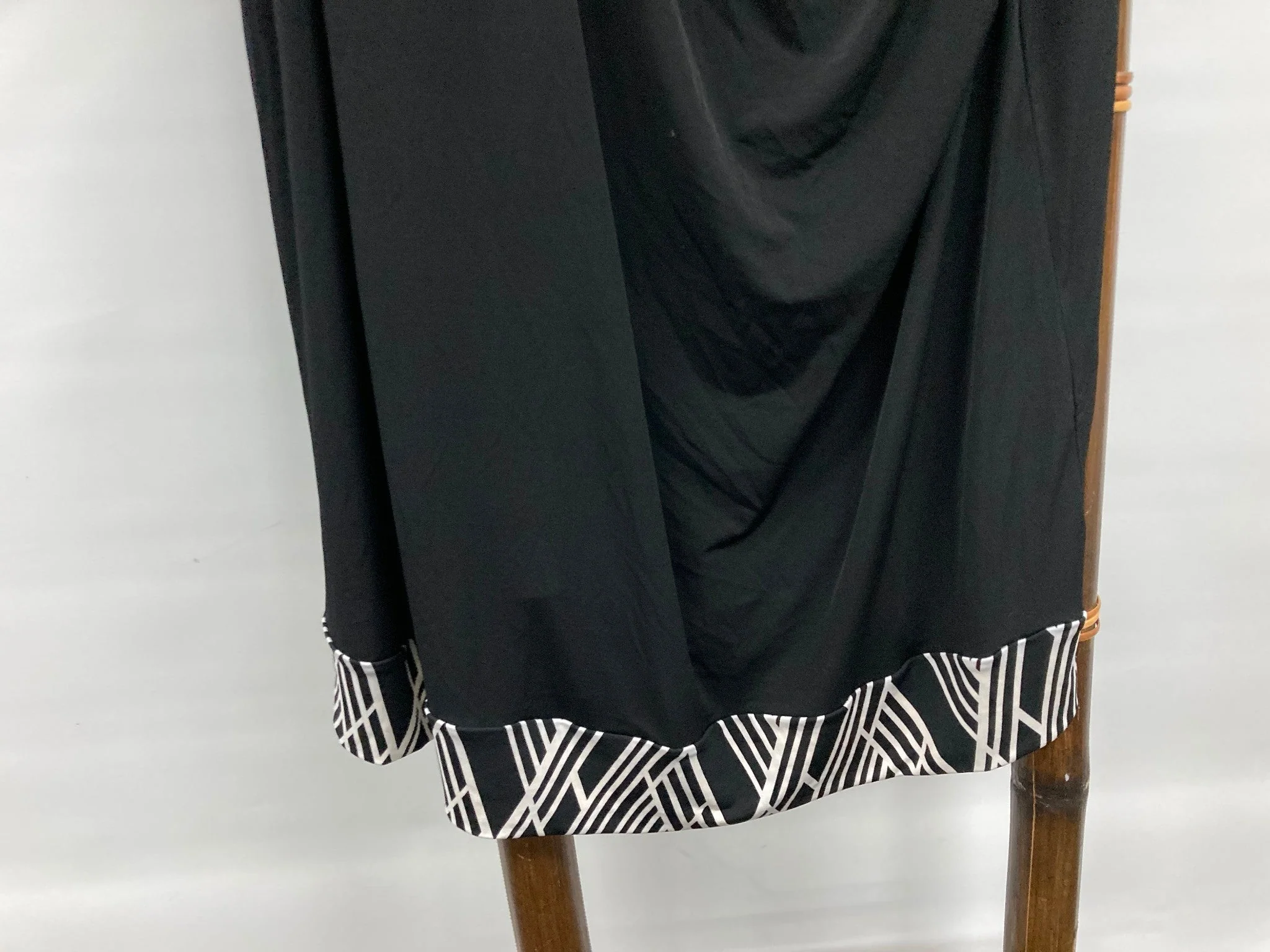 Basque Cross-Over Stretchy Relaxed Black Dress Ladies Sz 22 NEW - Image 5