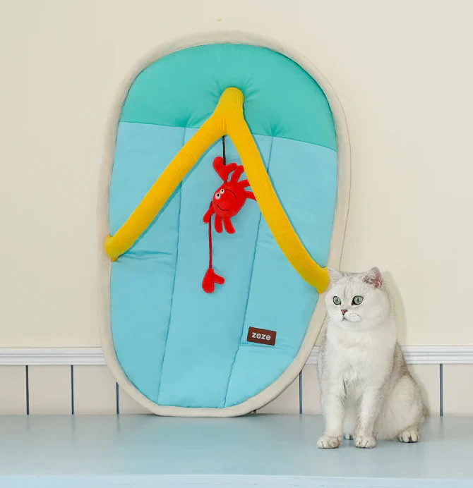 Zeze Flip-Flop Cooling Mat For Pets Cute Thong Dog Refreshing Bed With Crab Toy - Image 3
