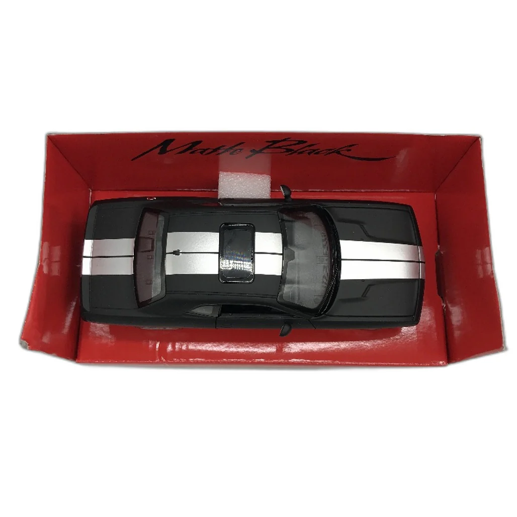 Welly Matte Black Collection 1:24 2013 Dodge Challenger SRT Diecast Model Car - Image 4