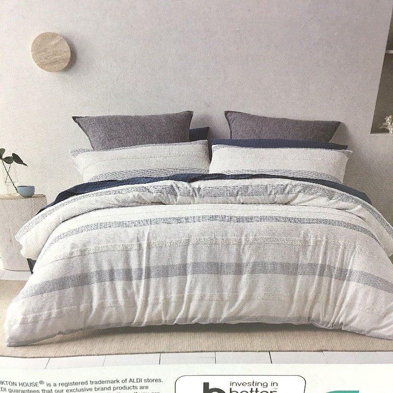 Kirkton House White & Navy Textured Yarn & Cotton Quilt Cover Set KING Size NEW - Image 6