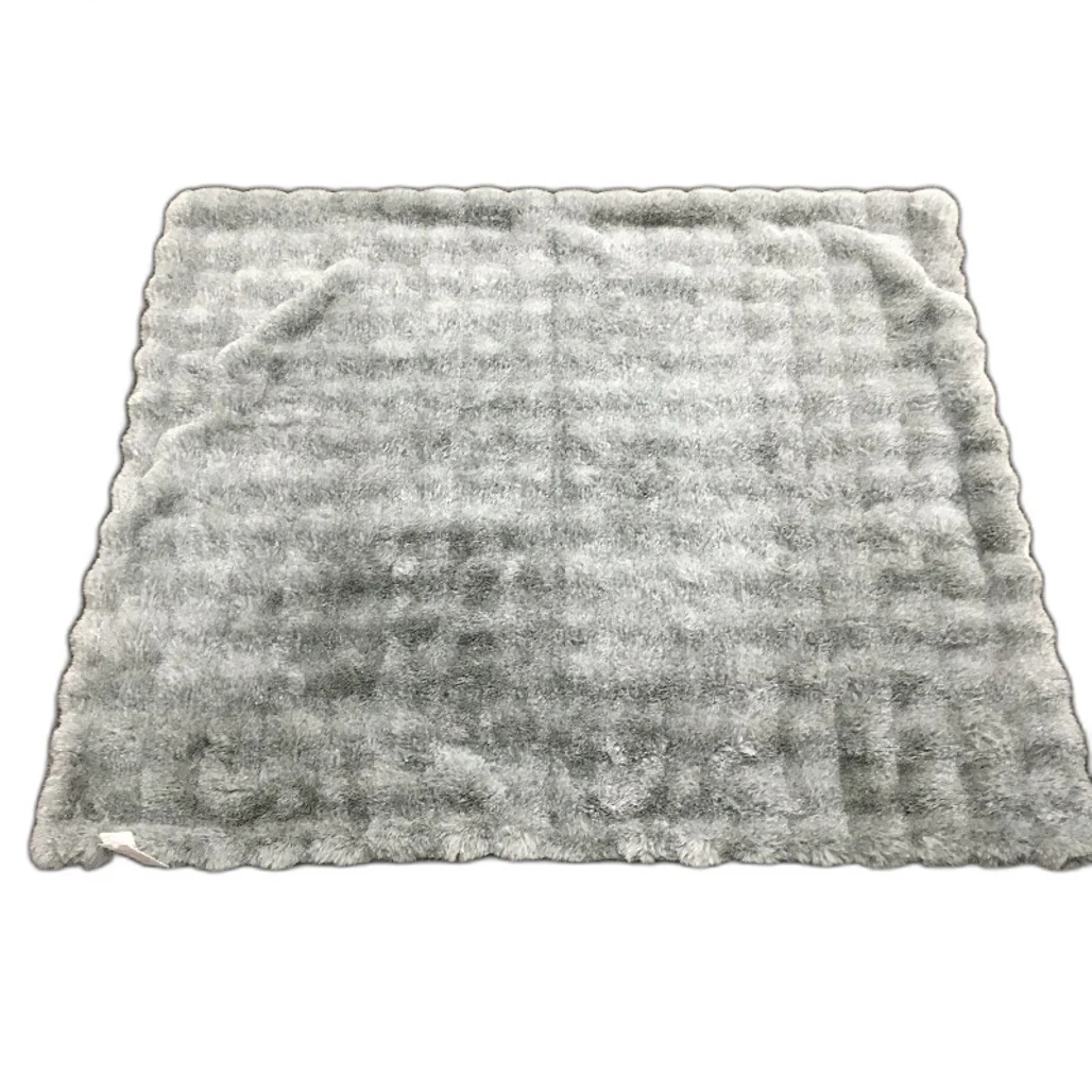 Target Ella Quilted Faux Fur Throw Blanket in Charcoal Grey 127x152cm NEW - Image 2