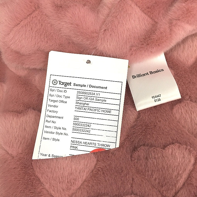 Target Nessa Pink Hearts Faux Fur Throw Rug Couch Bed Blanket 130 x150cm NEW - Image 4
