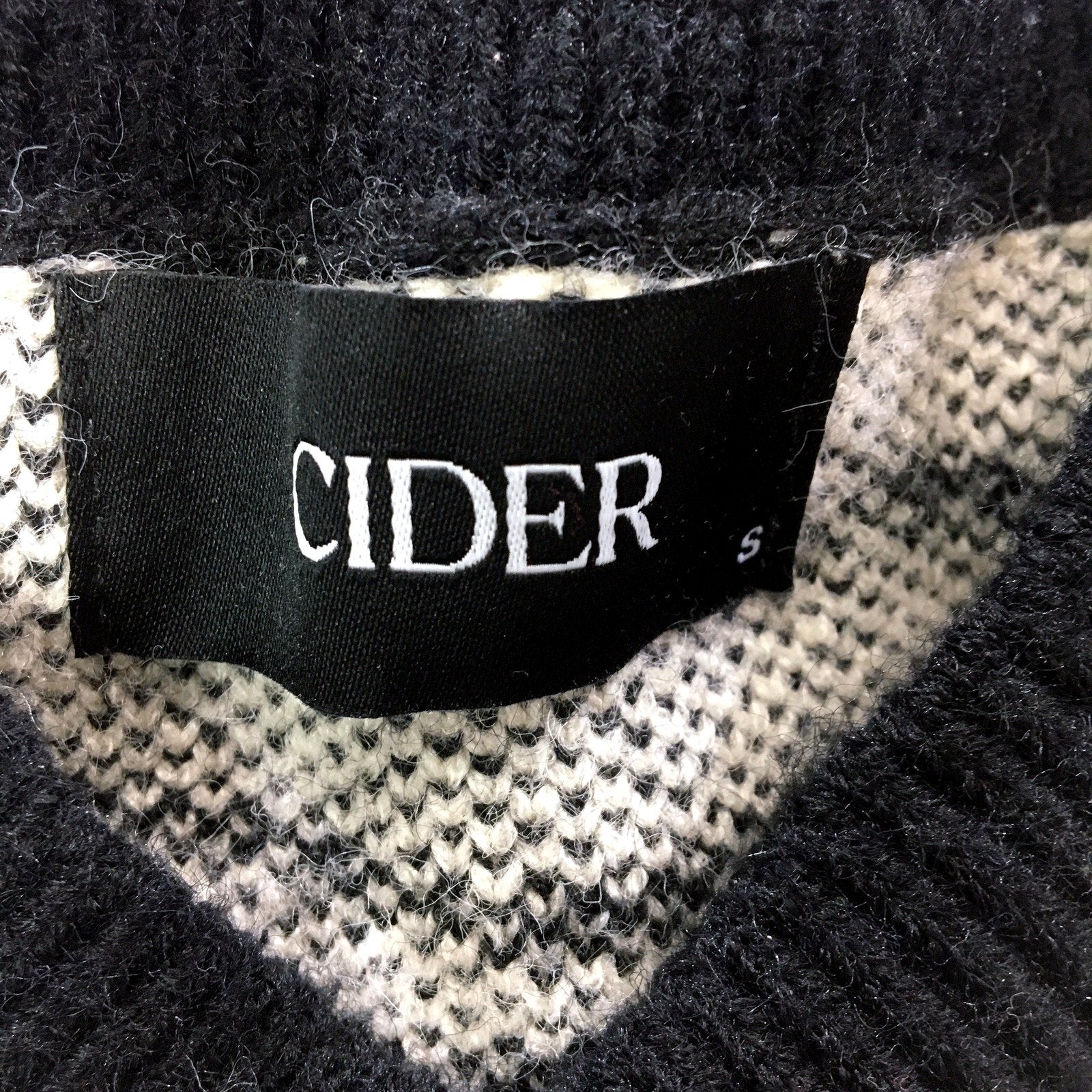 Cider Womens Oversized Graphic Pullover Sweater Vest Black White Knit Size Small - Image 4