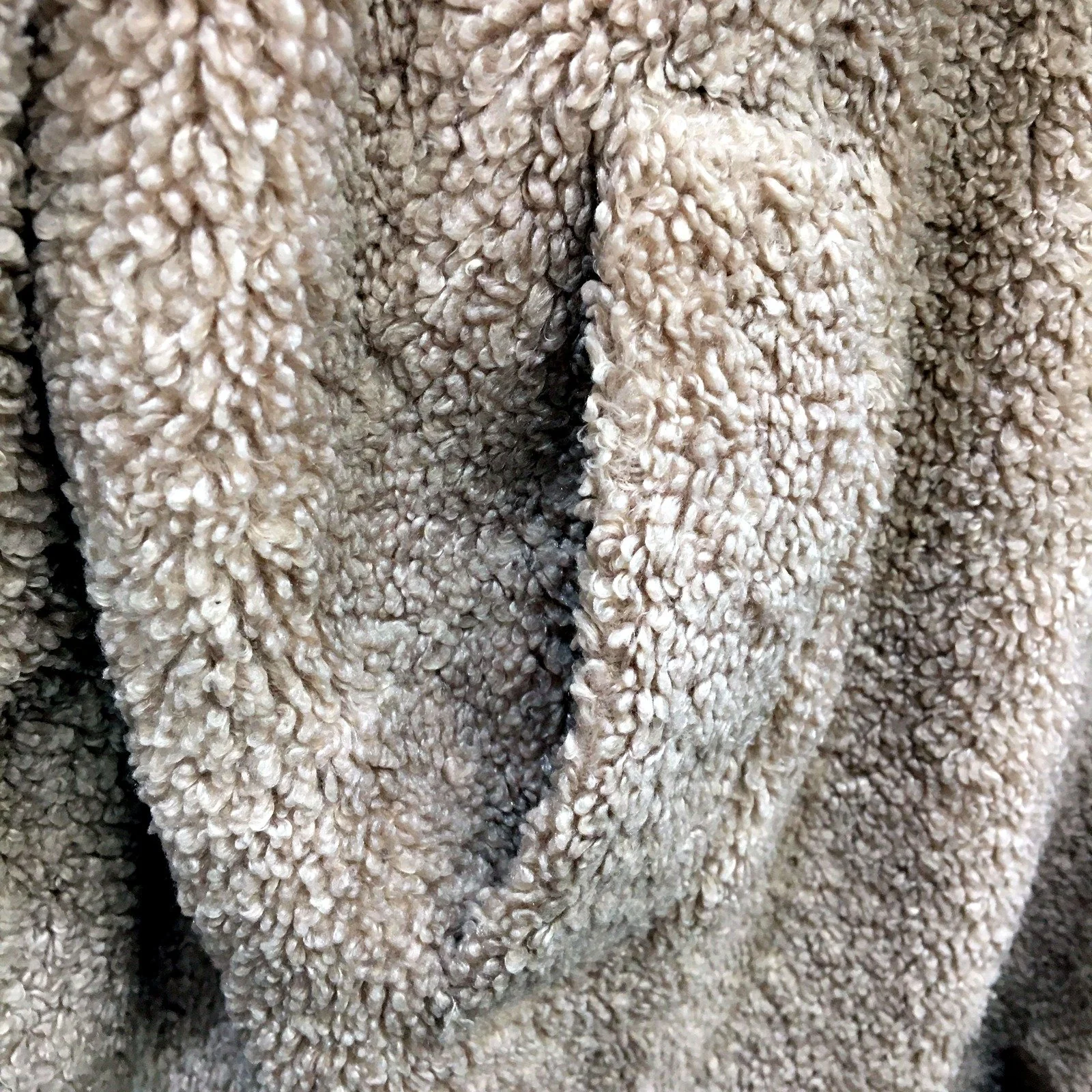 Decjuba Unisex Teddy Coat in Plush Beige Oversized Soft Cozy Jacket Size S - Image 6