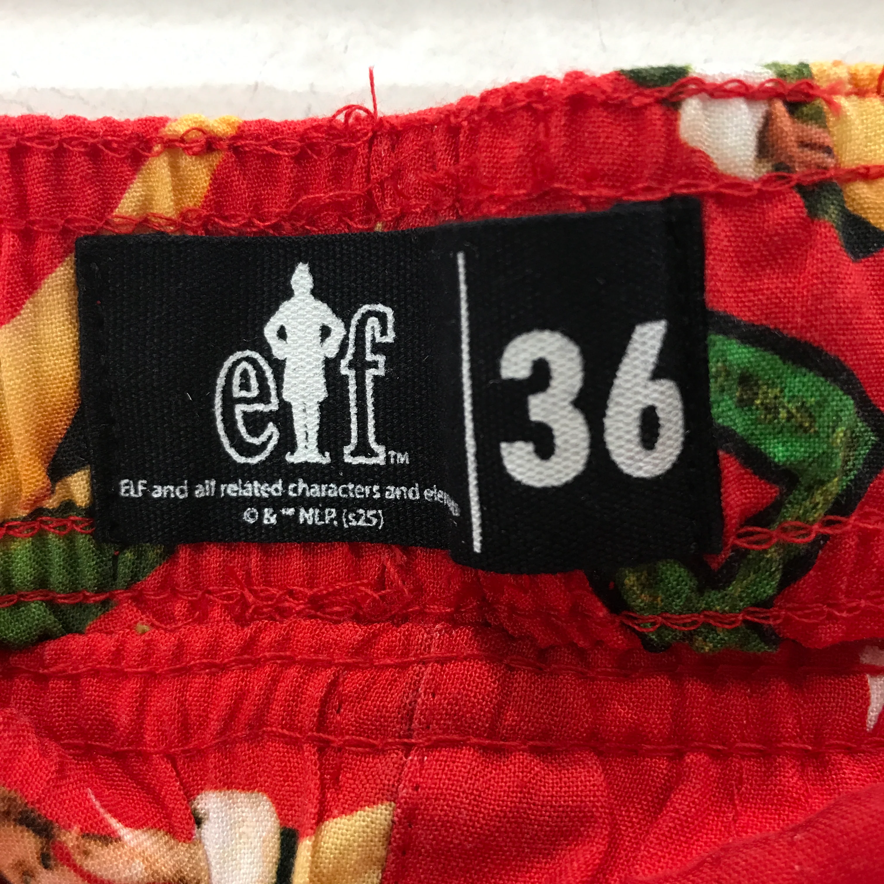 JayJays Resort ELF Character Print Stars Shorts Red Mens Size 36 NEW - Image 2