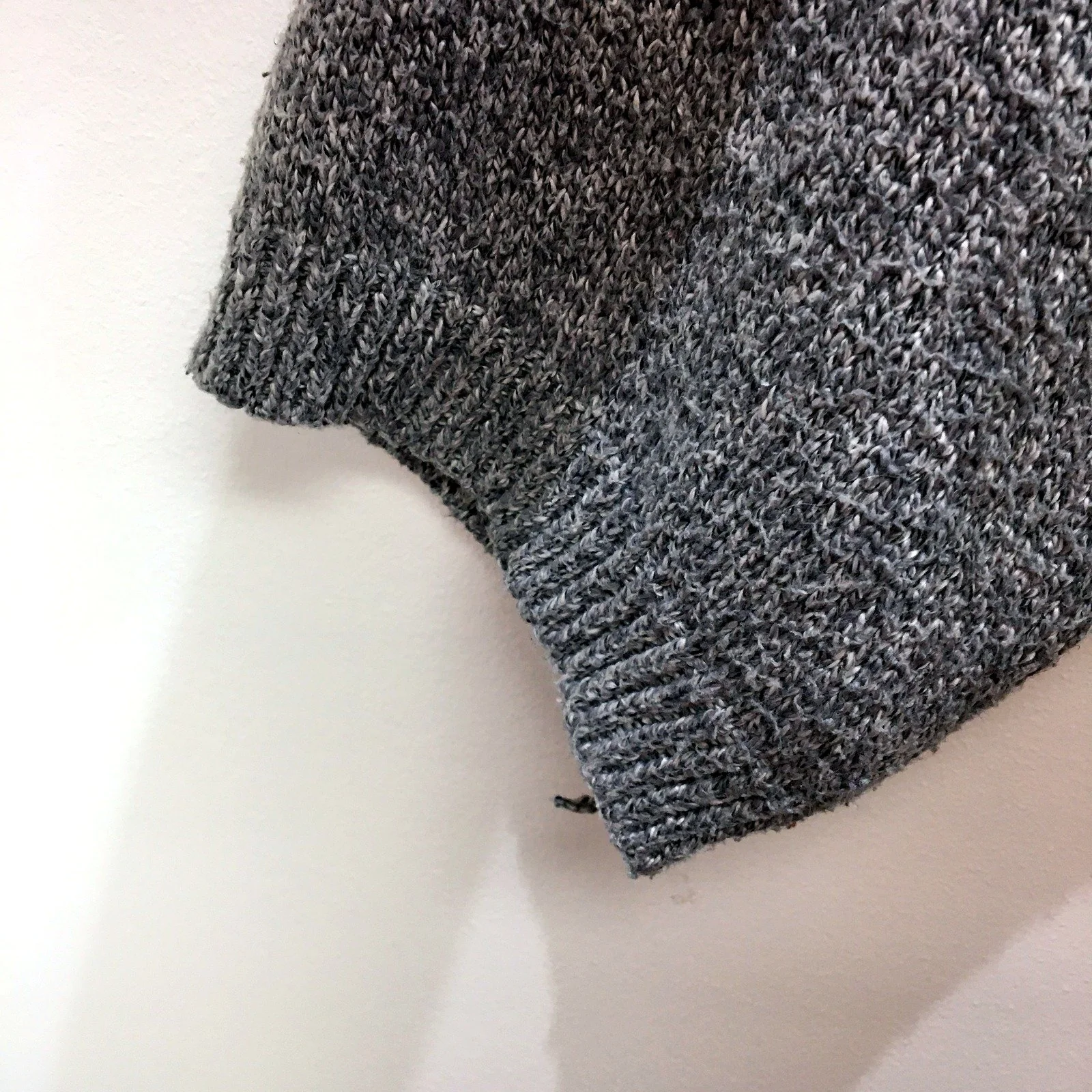 Macon F Womens Gray Ribbed Crew Neck Pullover Sweater, Small Size - Image 3