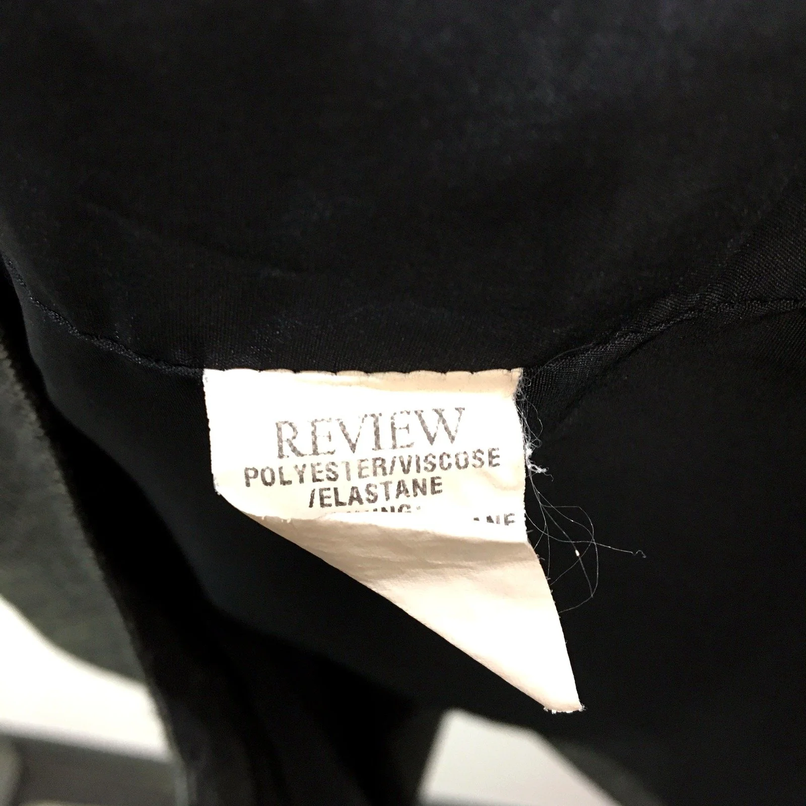 Review Womens Sleeveless Black Dress in Size 14 - Image 3