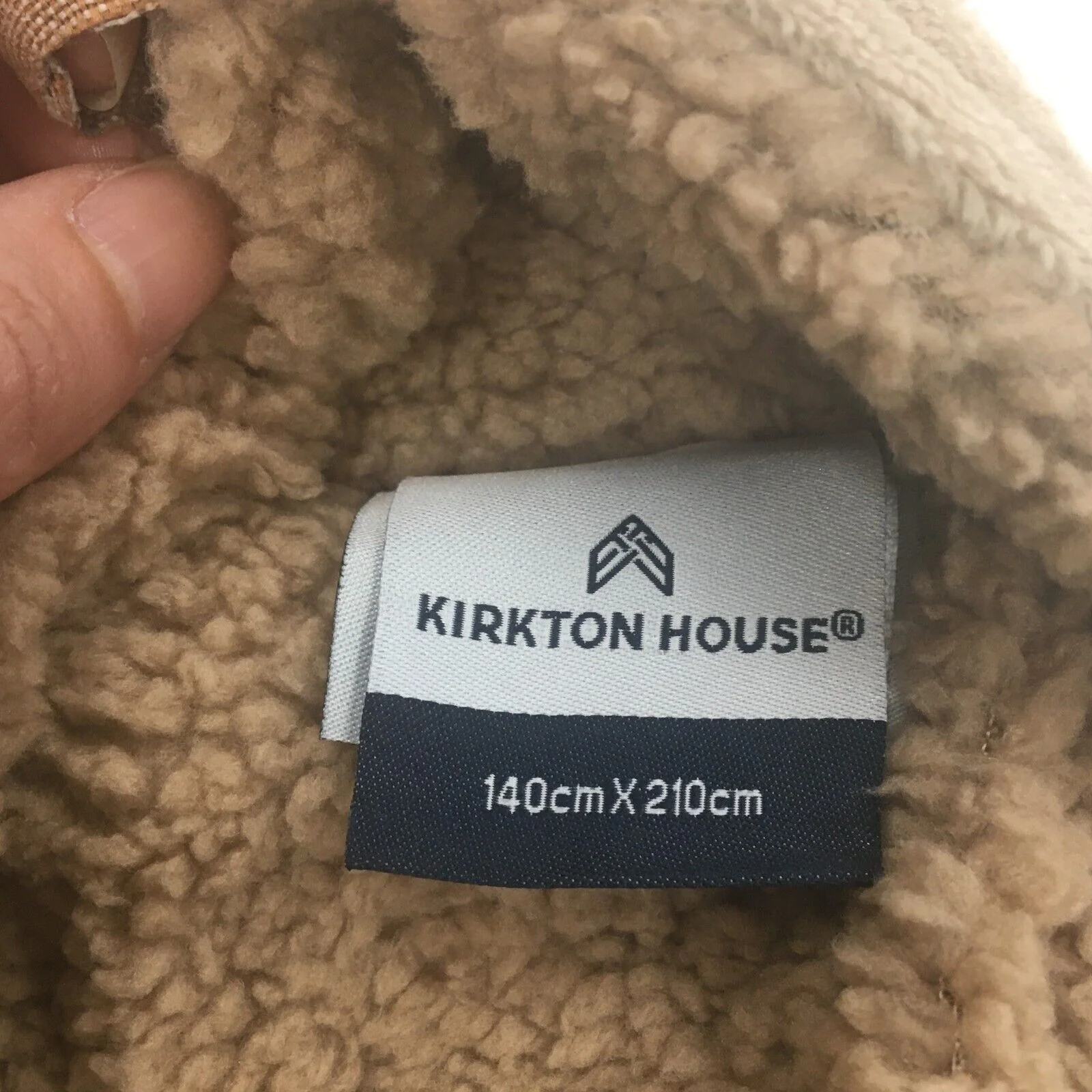 Kirkton House Plush Super Soft Light Brown Blanket with Pockets Large NEW - Image 6