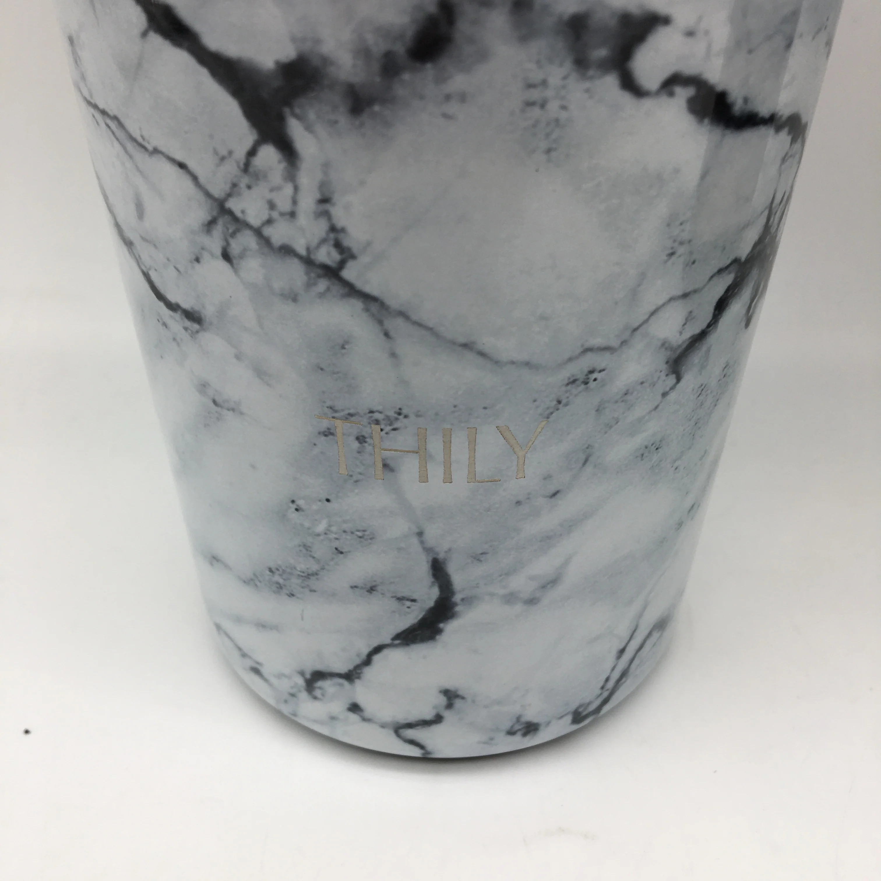 Thily 2 Piece Stainless Steel Black & White Marble 780ml Travel Tumblers NEW - Image 4