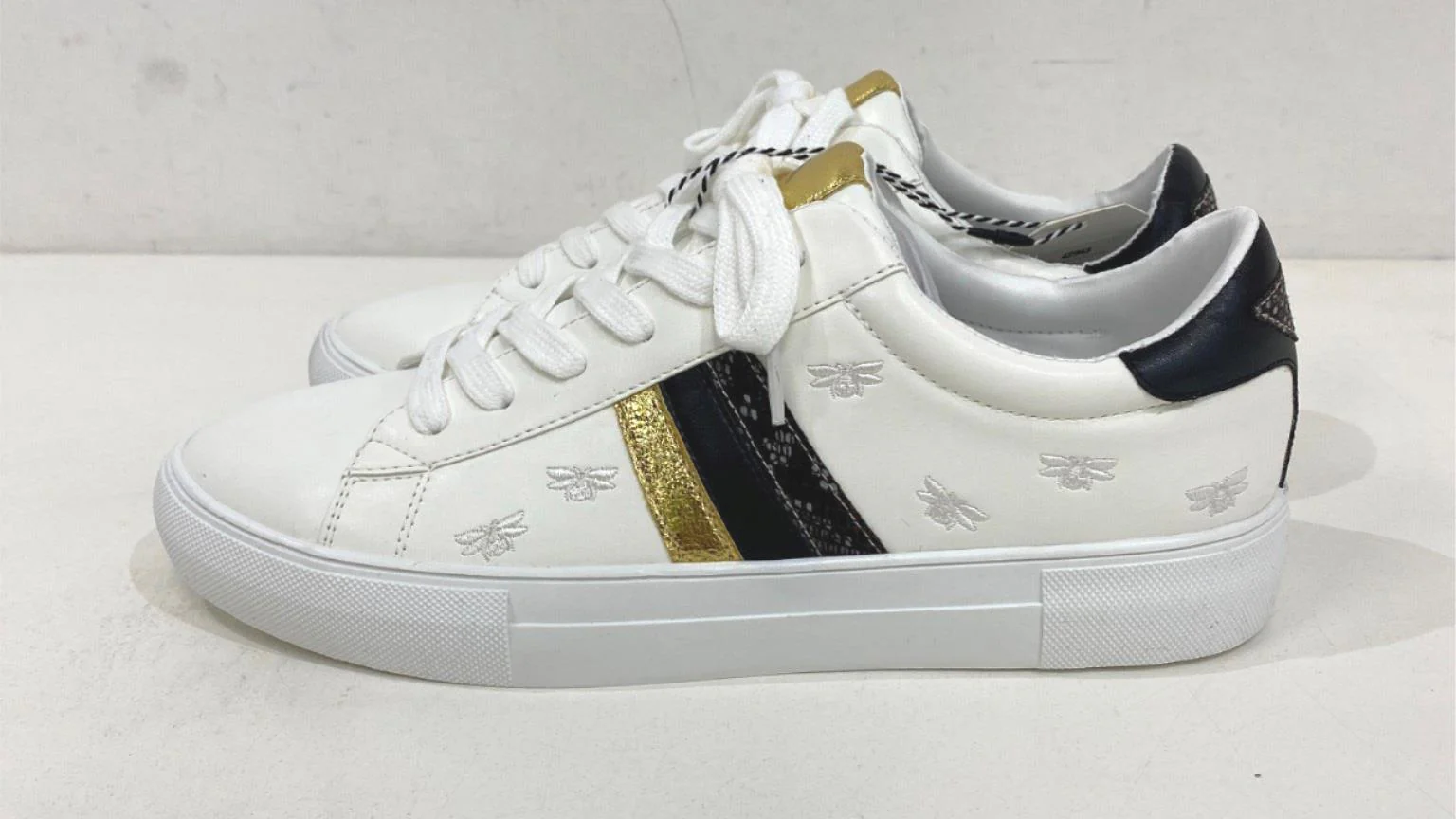 Threadz Blk,Gld,Silv Striped Bug Sneakers Ladies Various Sizes NEW - Image 7